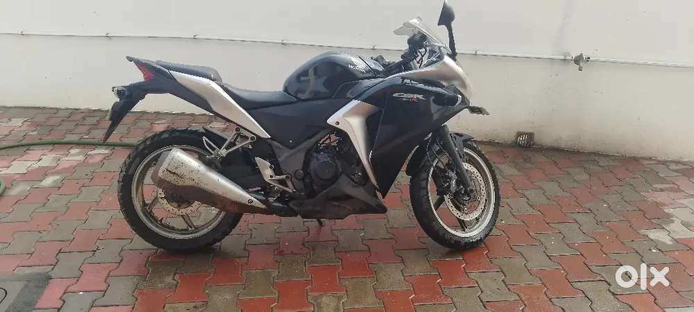 Cbr 250r.. Liquid cooled engine..