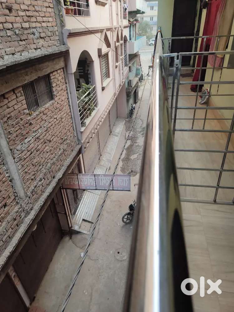 2 bathroom,1 big hall,1 room,1 room with kitchen...