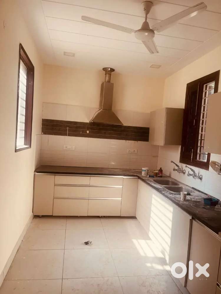1 kanal 3bhk+servant room 1st floor sector 35 chandigarh