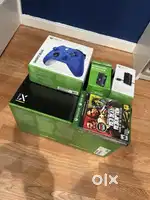 Microsoft Xbox Series X 1TB SSD  Controller Rechargeable x2