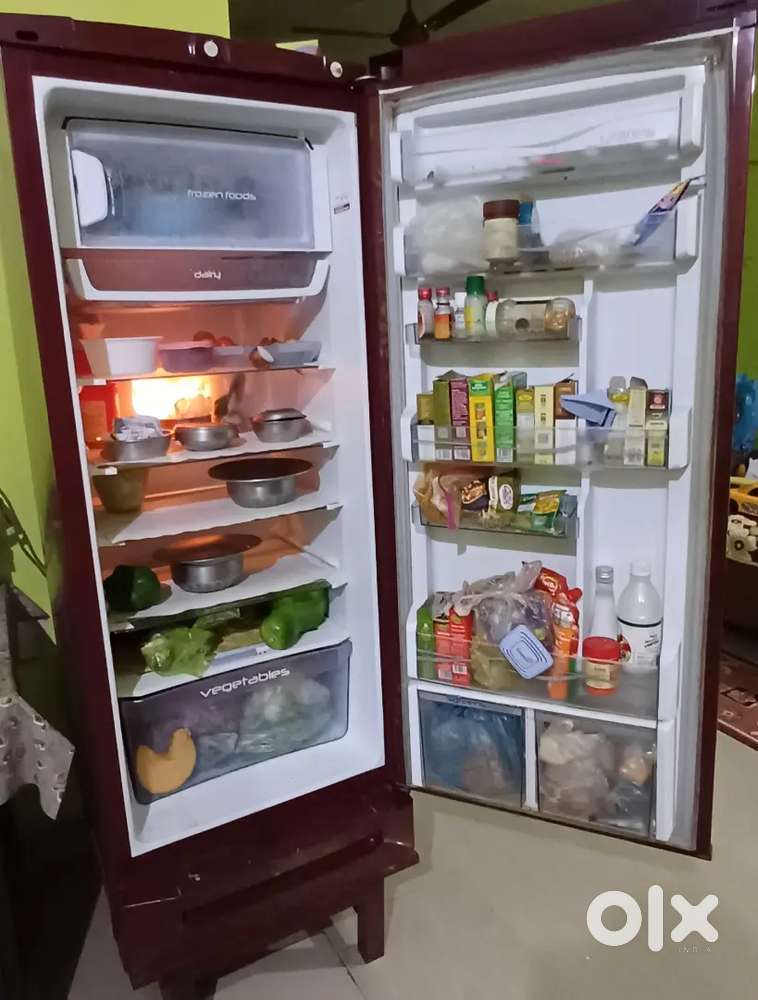 GODAREJ 240LITRE SINGLE DOOR with DRAW STAND