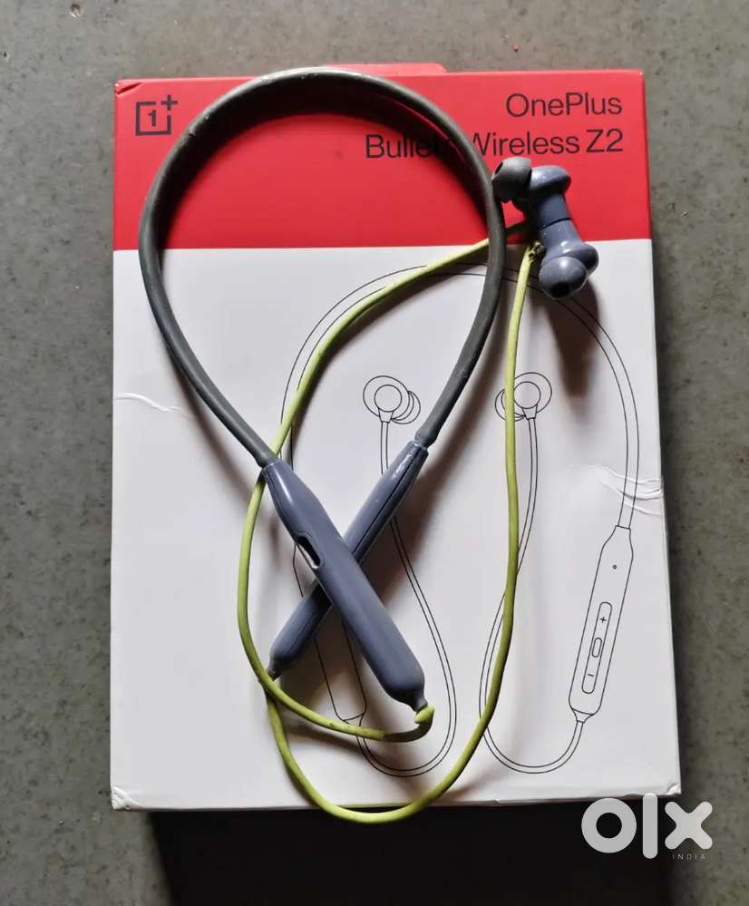 USED OnePlus bullets Z2