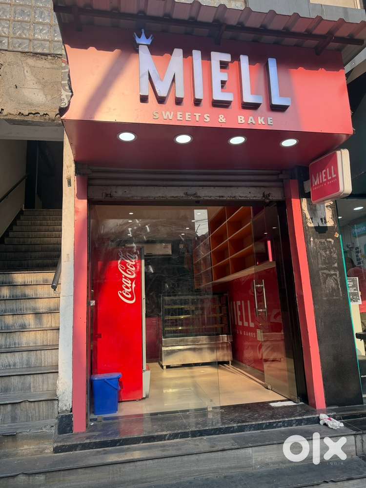 READY TO MOVE FULLY FURNISHED SHOP FOR RENT