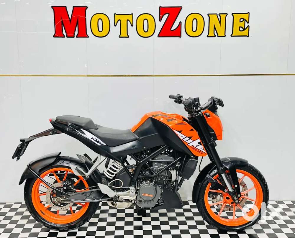 KTM DUKE 200
DUAL DISC ABS