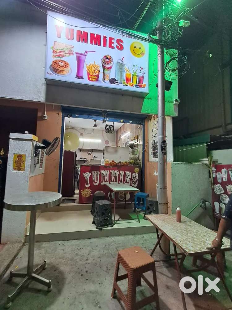 Snaks and shakes shop