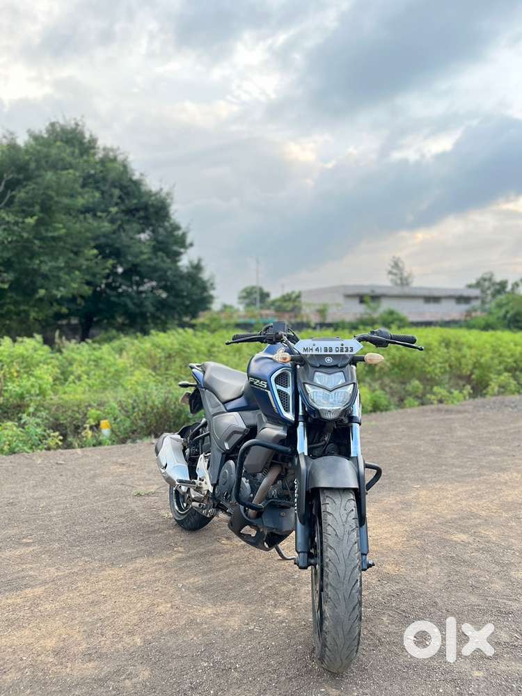 YAMAHA FZS V3