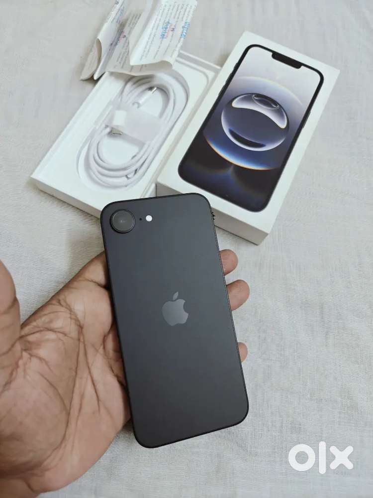 iPhone 16e