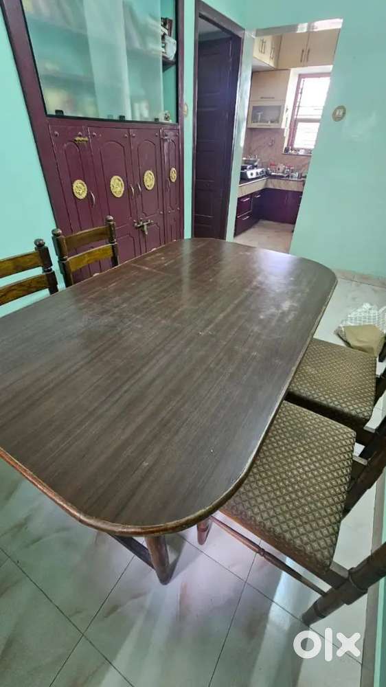 Wooden Dining Table+ Cushioned Dining Chairs (*4)