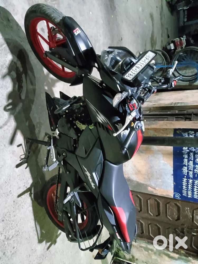 Ok bike hai pure original service record ke sath new condition ok bike