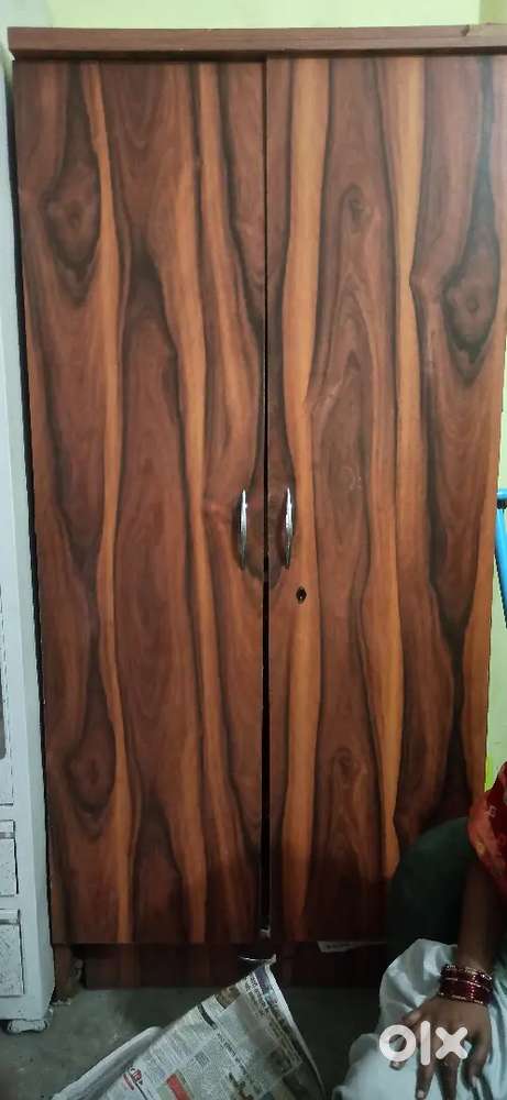 Wardrobe almirah