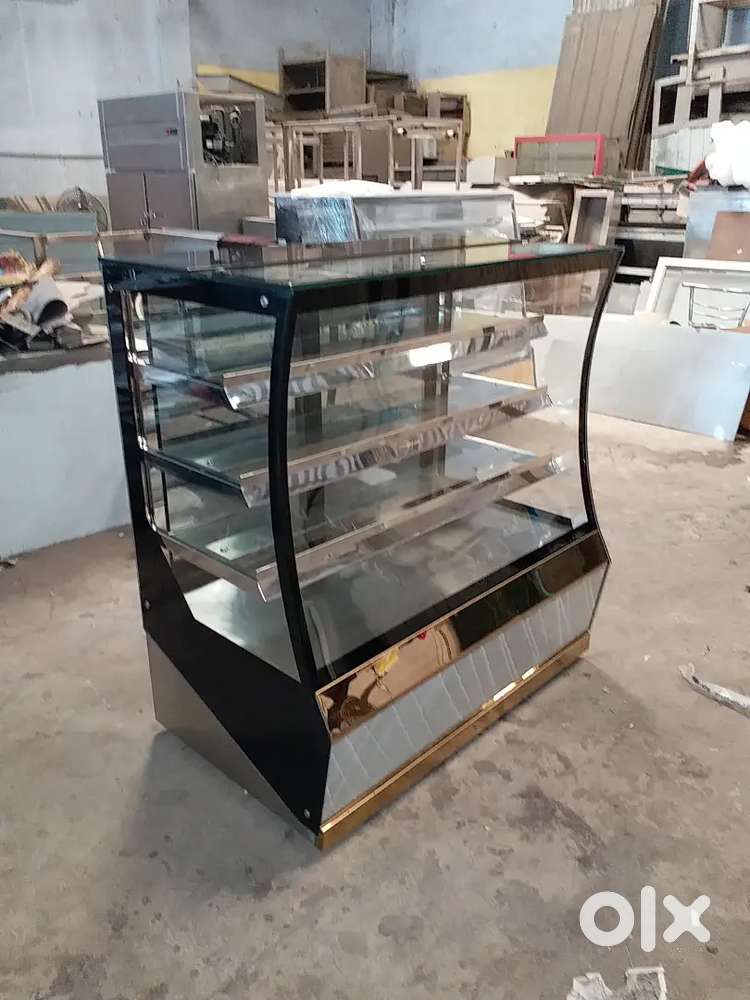 Chat display bakery display and hotel equipment