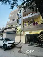 Flat with shop