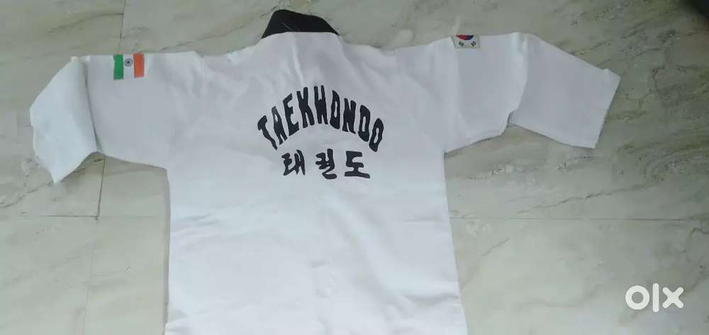 Taekwondo uniform size 32