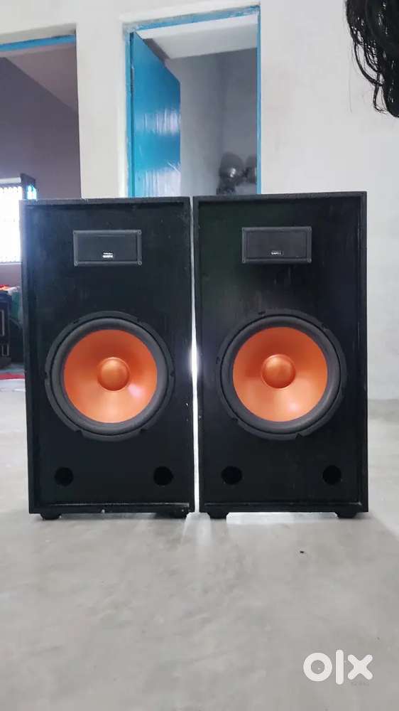 10 inch two box.1speaker and 1 tweeter per box.
