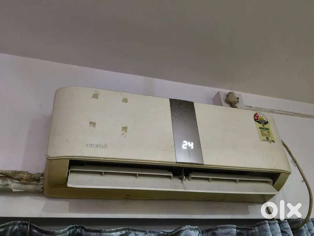 Croma Ac  with remote