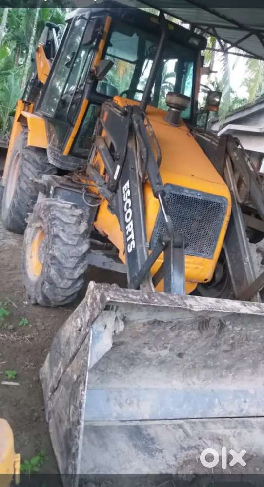ESCORT BACKHOE LOADER 4×4