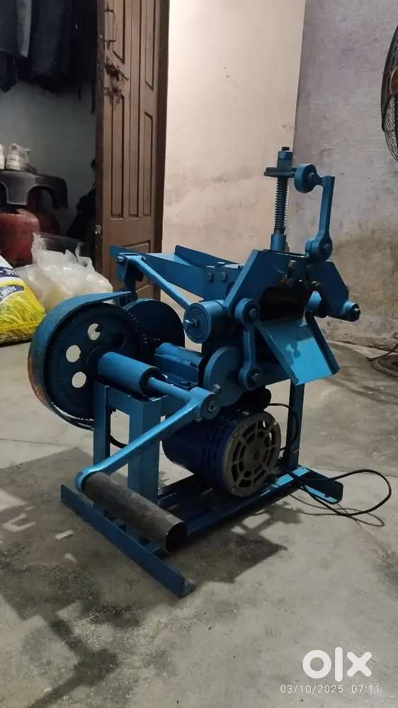 सुर्ती काटने वाली मशीन बिजली  और हाथ  दोनो से चला सकते है