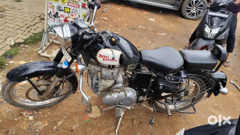 Royal enfield classic 350 very less driven sell in electronic city..