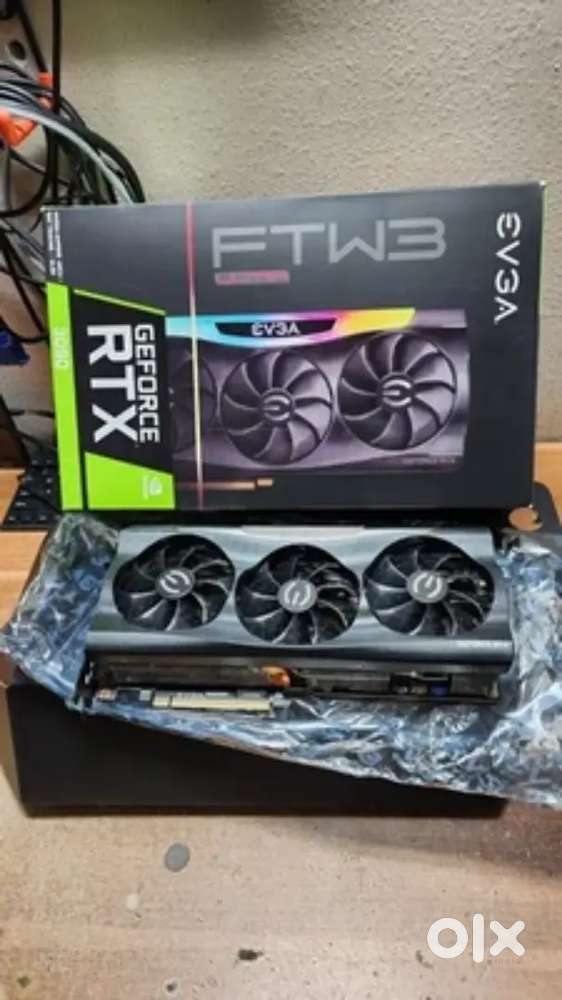 Used Item EVGA GeForce RTX 3090 FTW3 ULTRA 24GB GDDR6X Graphics Card.