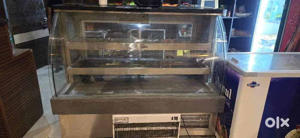 Display counter fridge