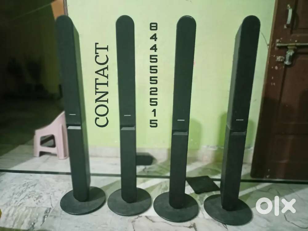 4 Samsung satelite speakers