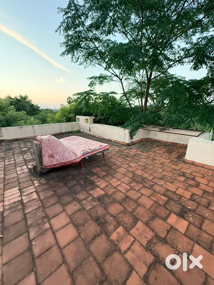 Commercial Space for Rent in Prime Location with Large Open Area