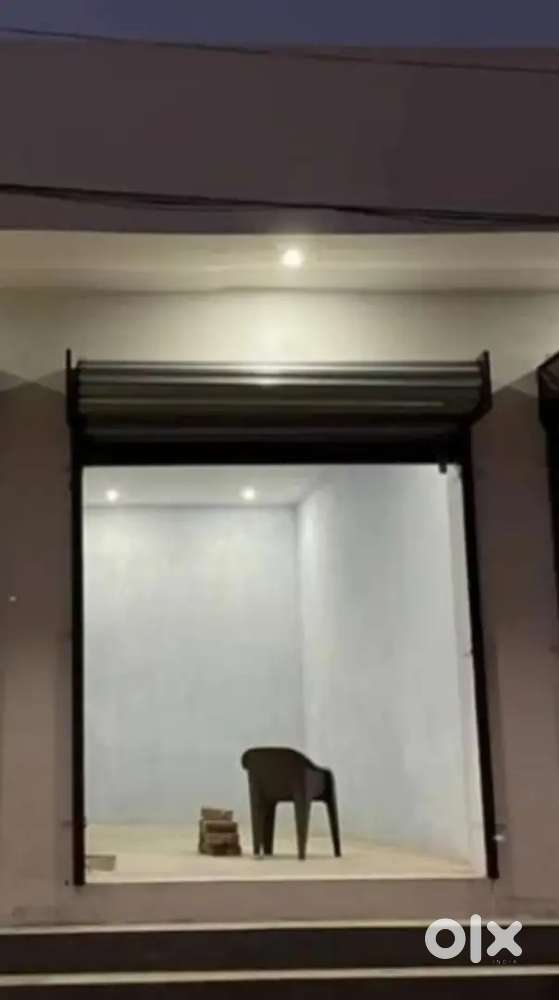 One shope good condition with parking new bus stand