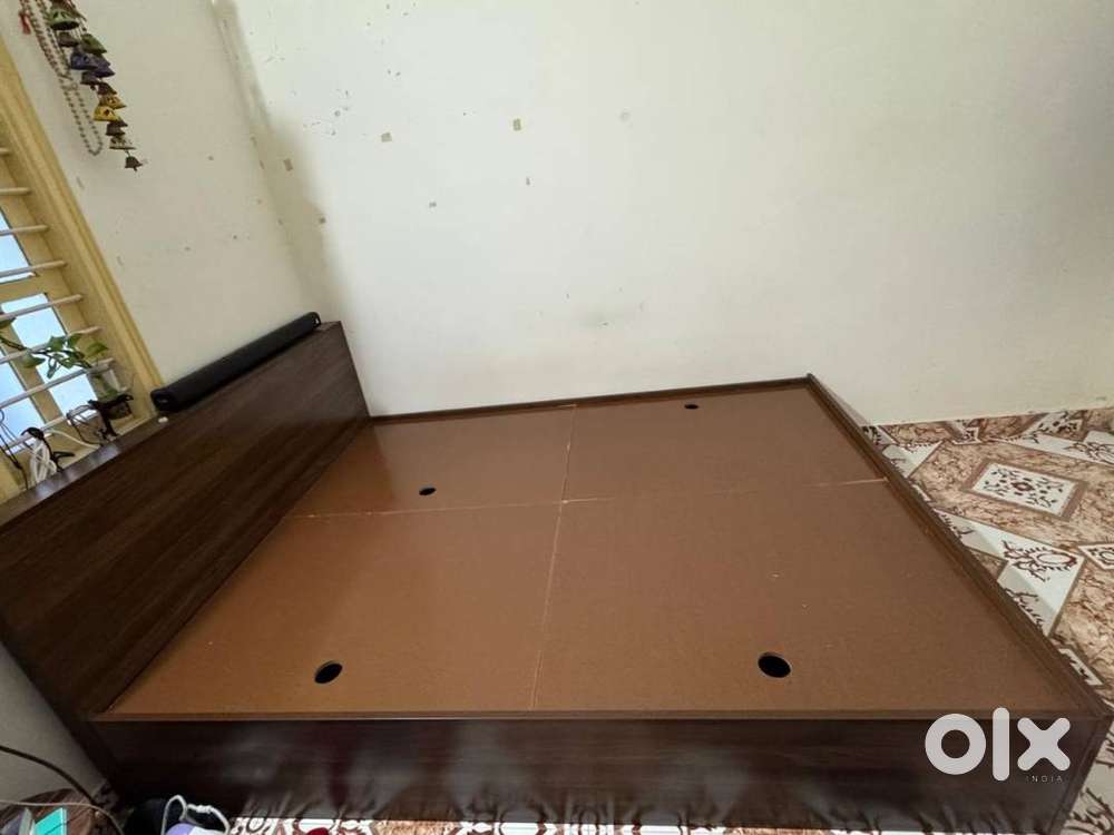 Double cot with storage