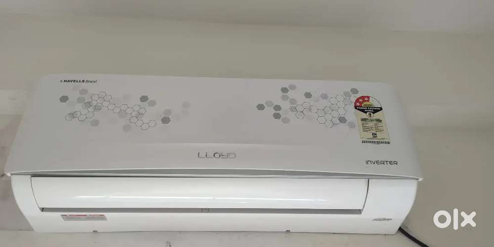 6 months old Split AC