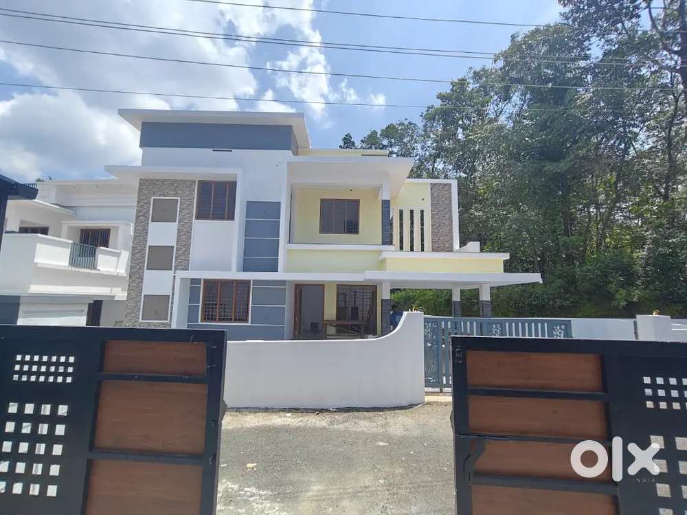 Silver spring Villas- Perumbavoor Pulluvazhy, 1750 sqft.5.5 cent.