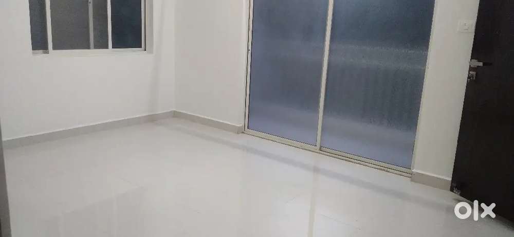Vijaynagar colony 4bhk new flat with car parking No cupboards