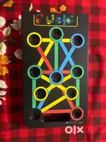 Folding push-up board