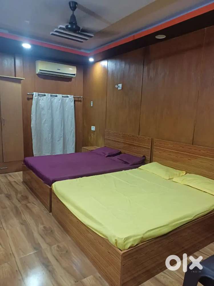 शेयरिंग फुली फर्निश्ड डॉरमेट्री में 01 बेड खाली है. मेल के लिए