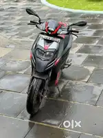 Aprilia SR150 black scooter