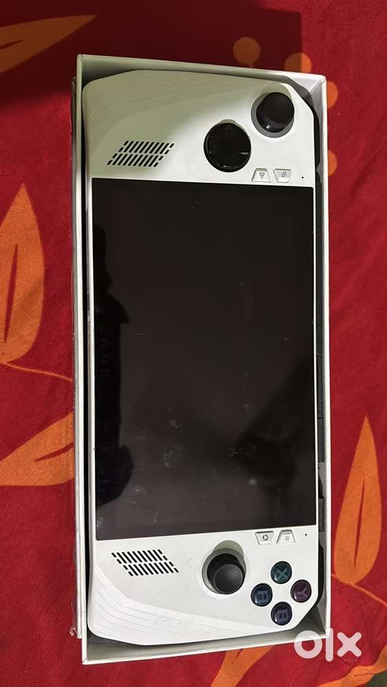 ASUS ROG ALLY Z1 EXTREME (3 month old )