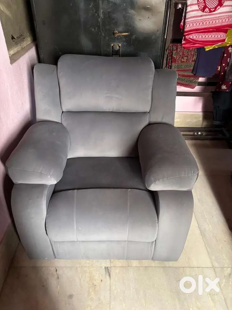 Ricliner Push back semi slepper sofa