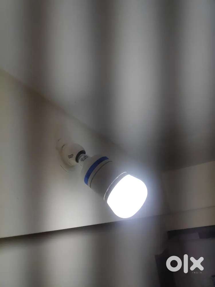 Bulbs (Round bulb, CFL and 35W bulb)