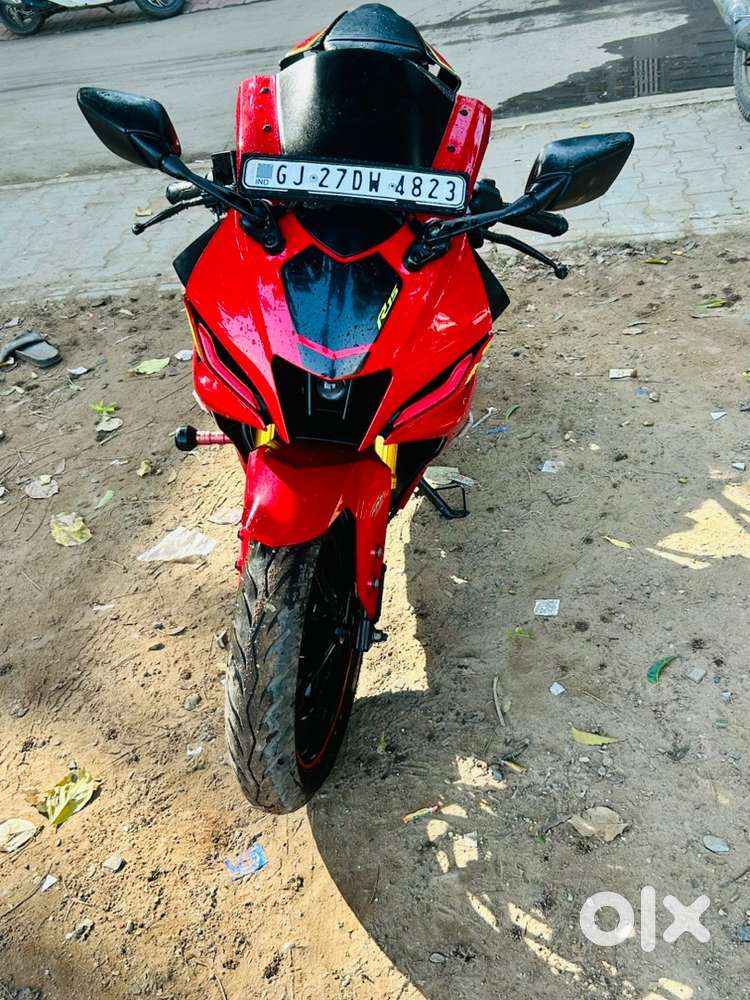 Yamaha r15 v4 METALIC RED