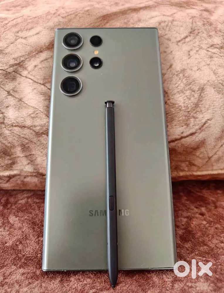 Selling my 6 month old Samsung s24ultra gray colour need urgent money