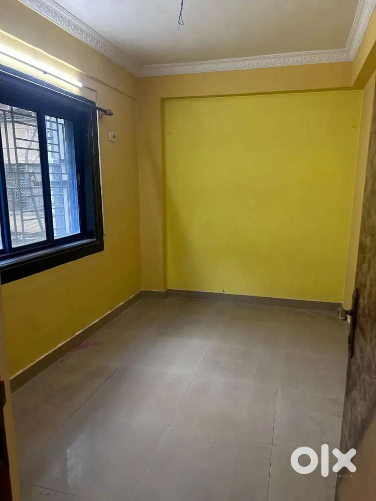 Unfurnished flat for rent at kestopur majherpara, bechlors allowed