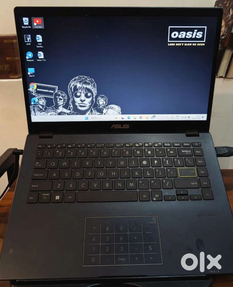 Asus Eeebook 14 in brand new condition , light weight and compact
