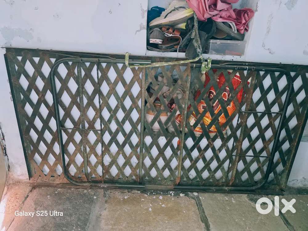 Selling the Palang And Wooden Double sized Diwan