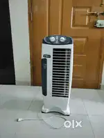 Portable Fan with 3 speed cooling in excellent condition