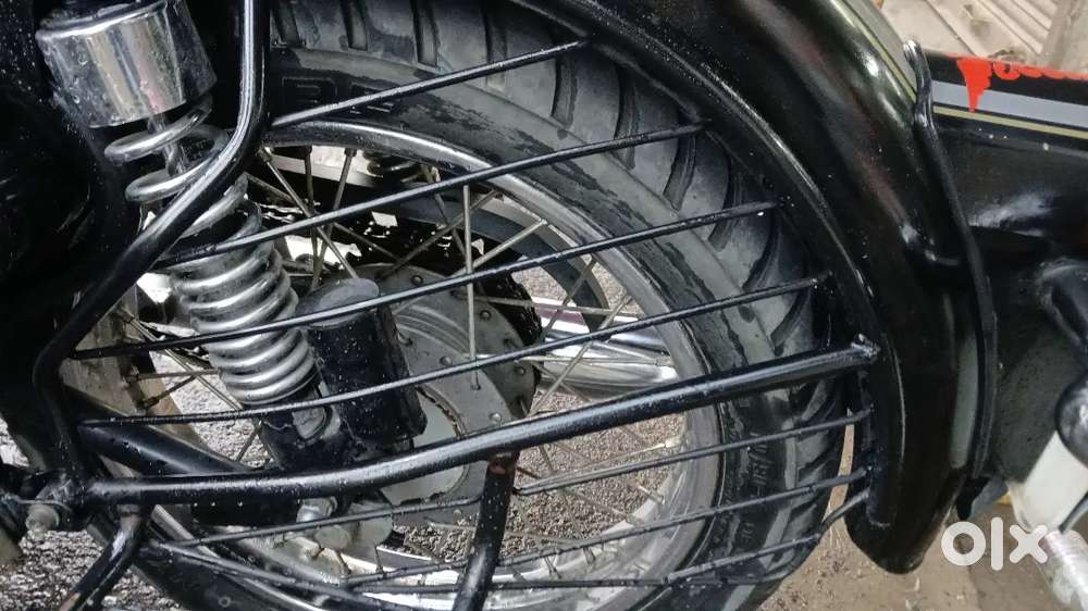 Mint condition, new battery, silencer, seat cover push start with kick