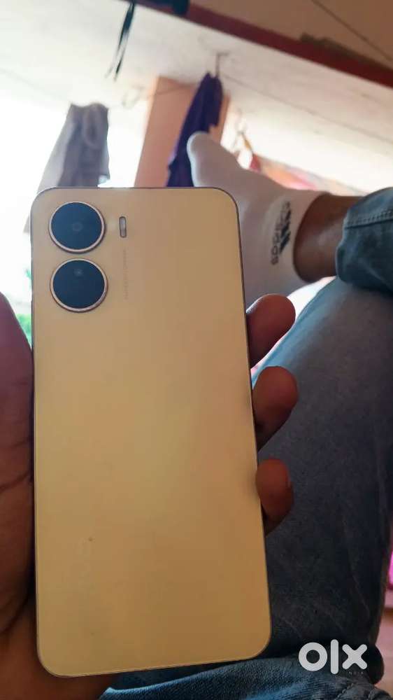 Vivo y16 mobile phone