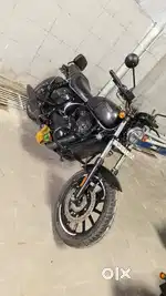 Yezdi Roadster 350cc 2022