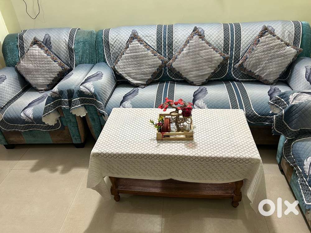 Sofa set of 3 with centre table