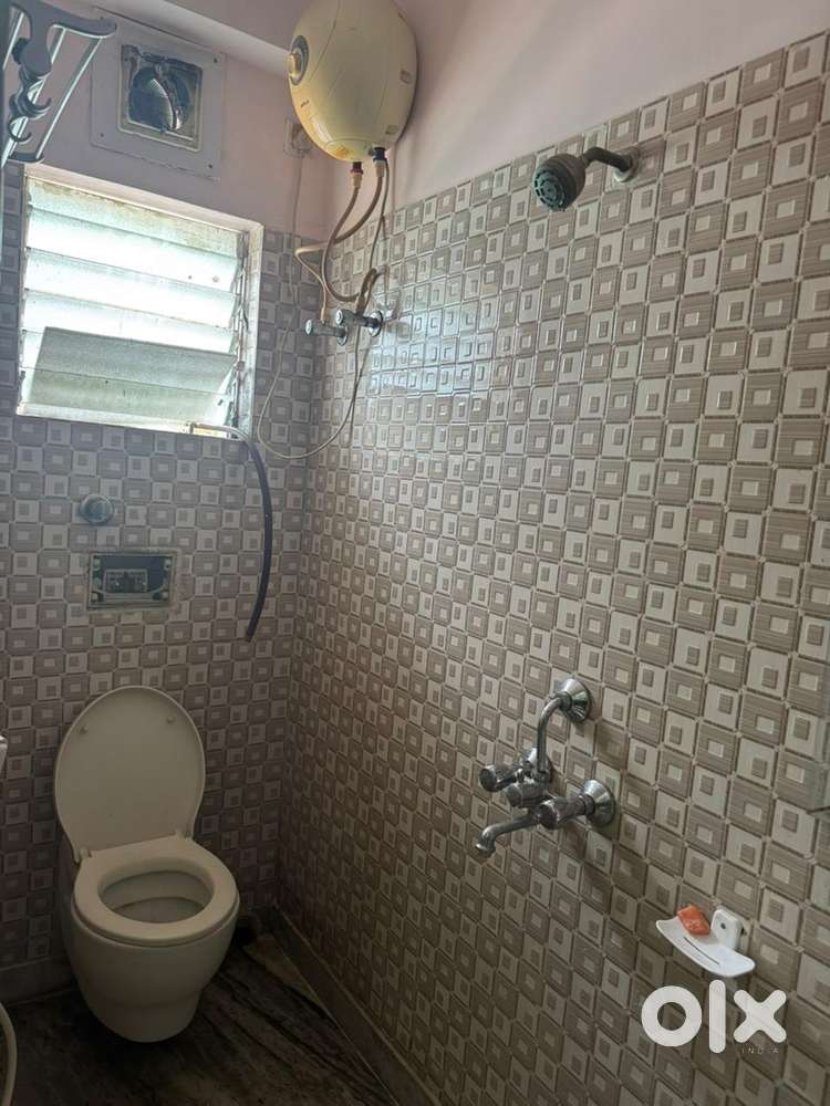 good location market is just outside of the building