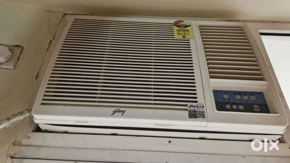 Godrej 1.5 Ton 3 Star Fixed Speed Window AC on Sale.