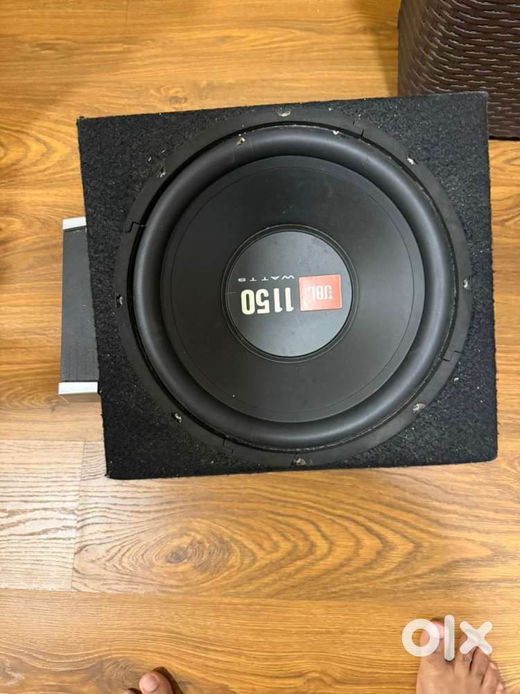 SUBWOOFER AND AMPLIFIER (AMP) JBL CAR STERIO